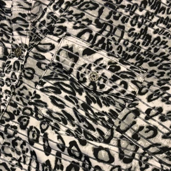 Rebecca Malone Black and White Animal Print Blouse size small - Picture 6 of 8